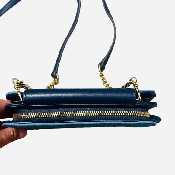 Crown and Ivy Small Crossbody Beautiful Blues; Gold w/Leather Strap NWOT - Picture 6 of 8